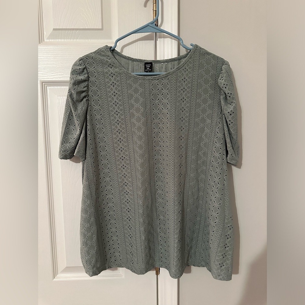 Women’s XL Sage Green Short Sleeve Eyelet Top
